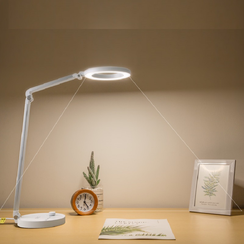 Lampe de bureau rotative et pliable 688L LED avec USB